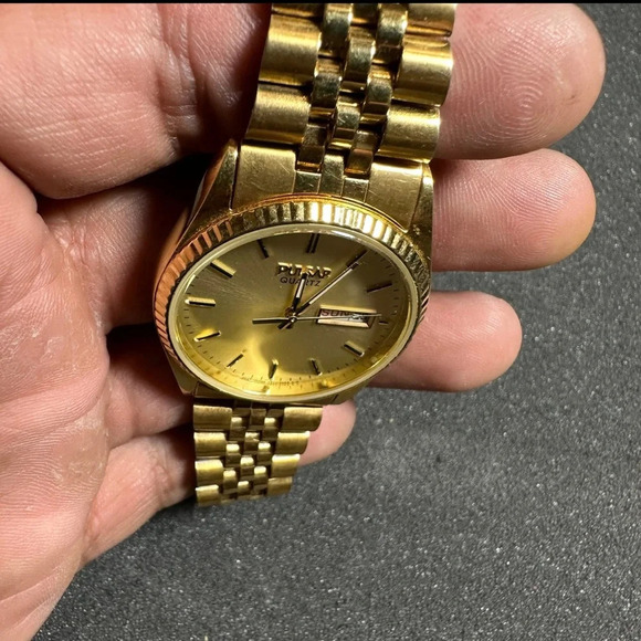 Vintage PULSAR Mens Quartz Watch Day Date Gold Tone Working V533-8B50 *READ* - Picture 3 of 10